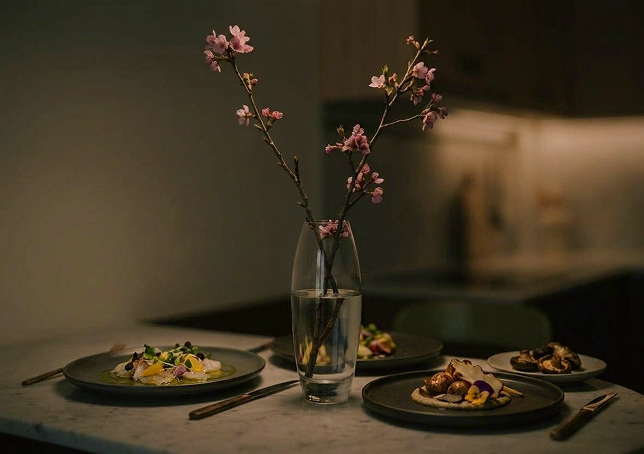 Dining for six